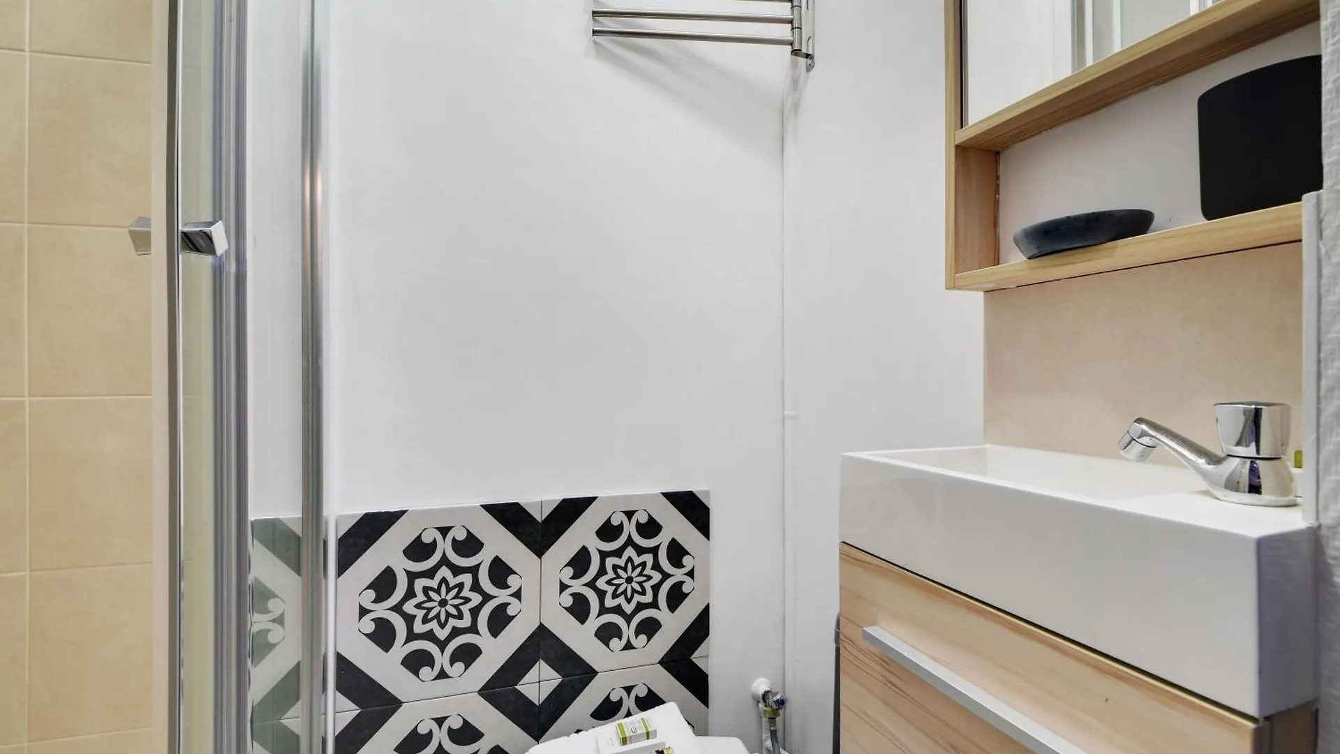 Comfortable Studio Porte-Dauphine Apartment Paris